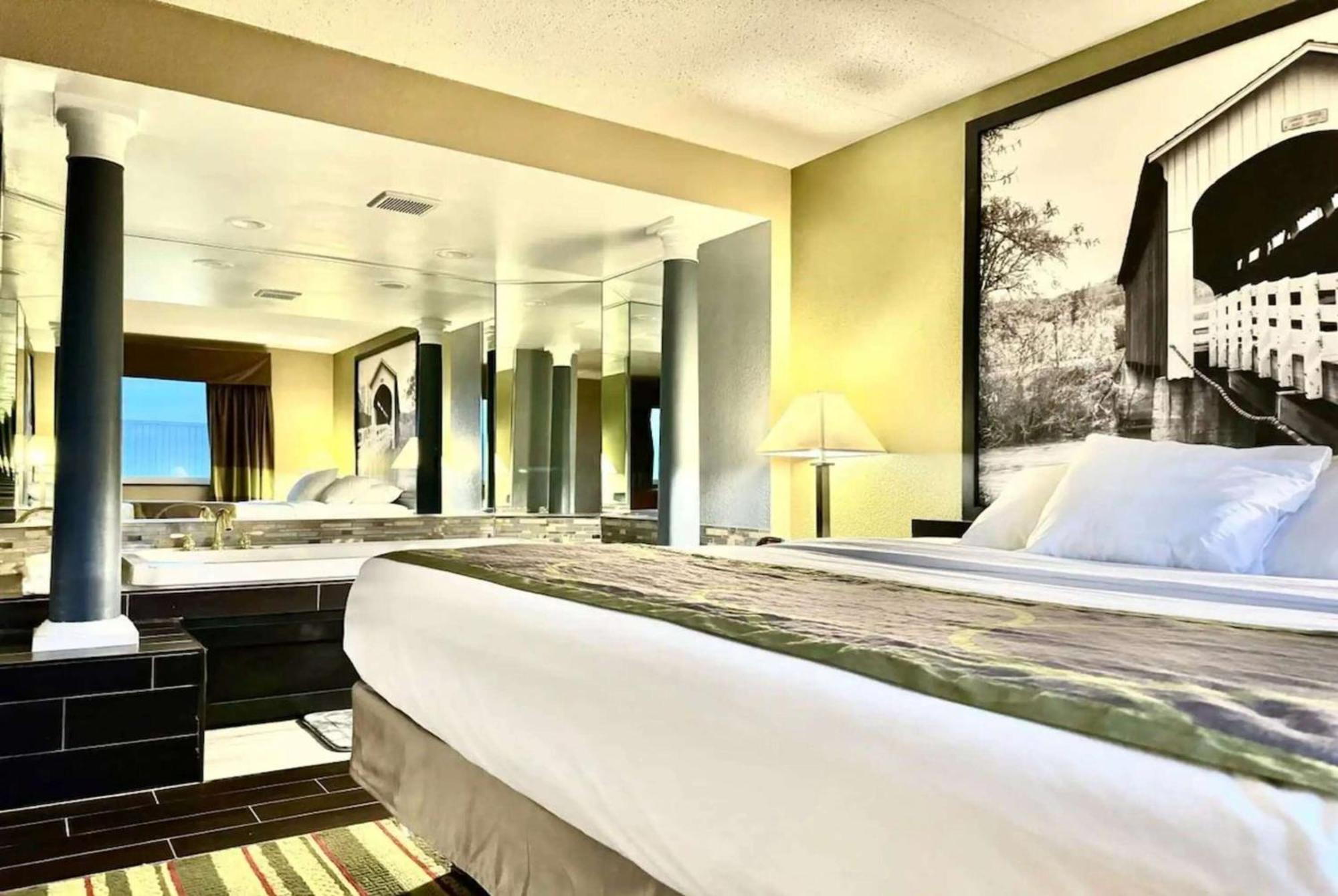 Hotel Super 8 By Wyndham Frederick Exteriér fotografie