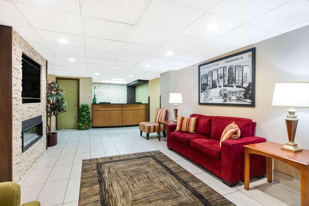Hotel Super 8 By Wyndham Frederick Interiér fotografie